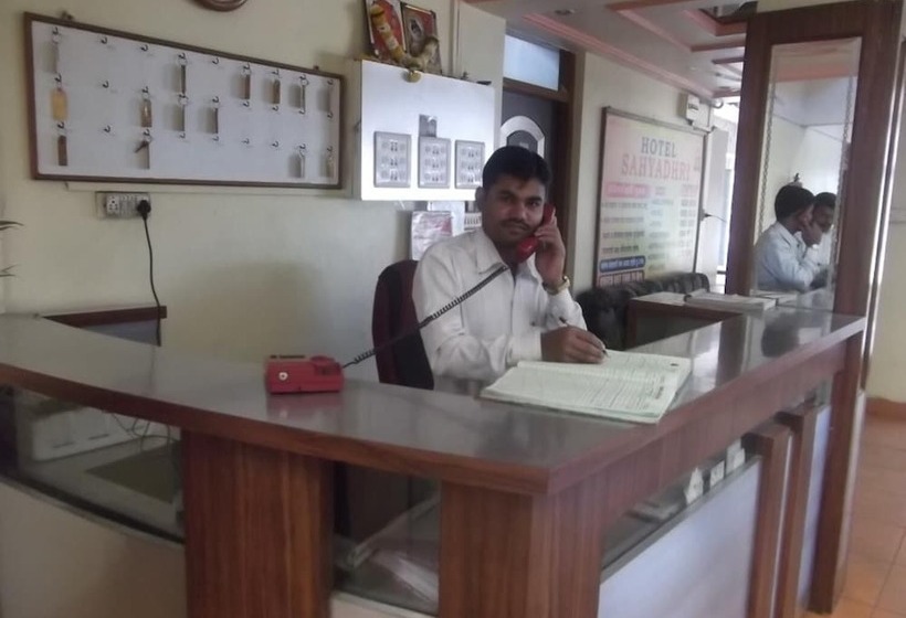 בית מלון כפרי Sahyadree Lodging