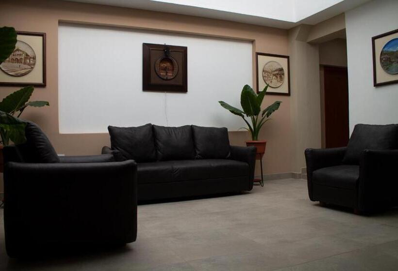 בית מלון כפרי San Pedro Plaza