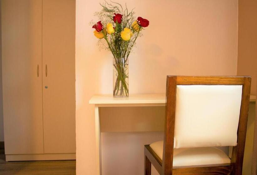 בית מלון כפרי San Pedro Plaza