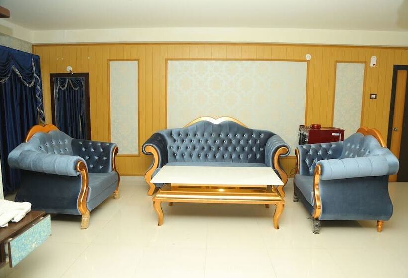 בית מלון כפרי Santoshi Novatel