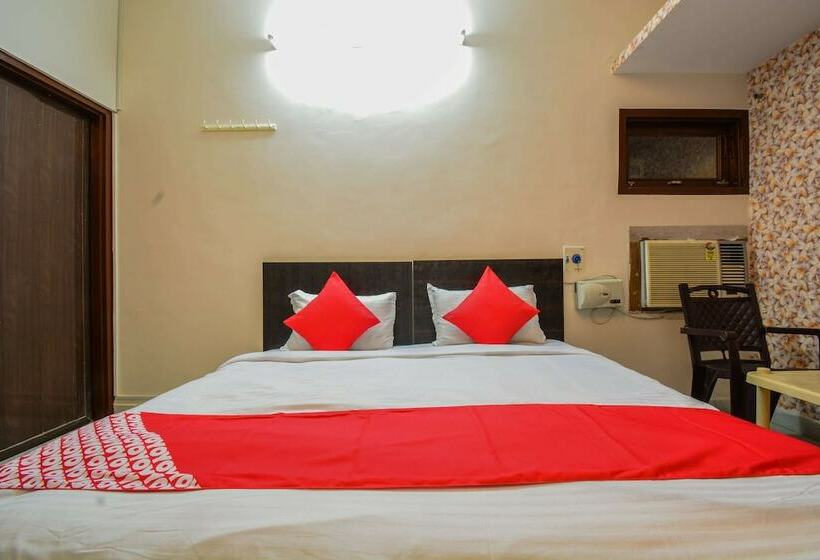 فندق Sapphire Palace By Oyo Rooms