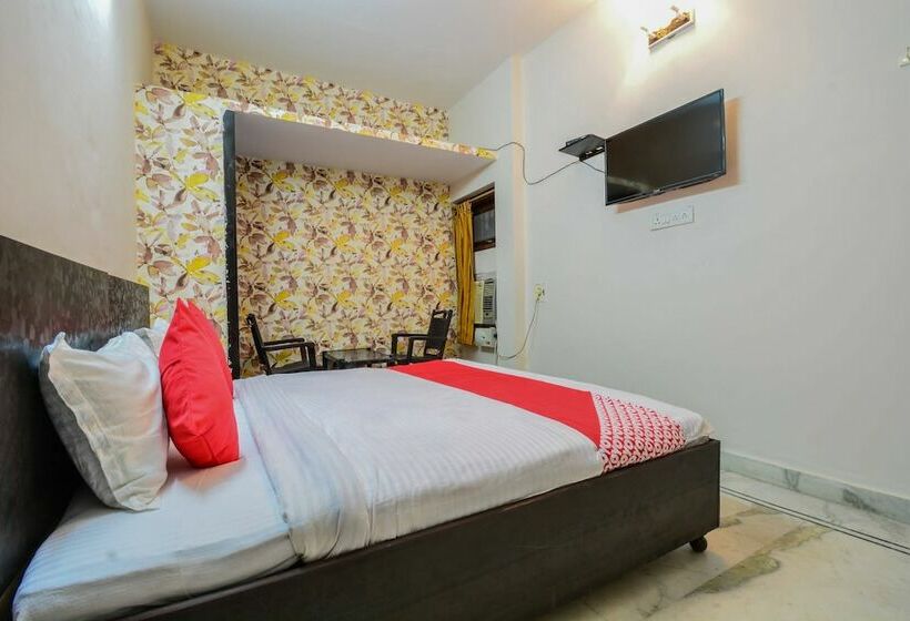 فندق Sapphire Palace By Oyo Rooms