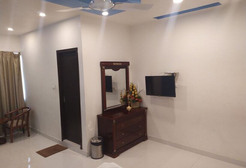 Отель Spago Inn