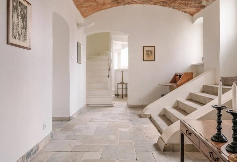 בית מלון כפרי The Palace At Osowa Sien