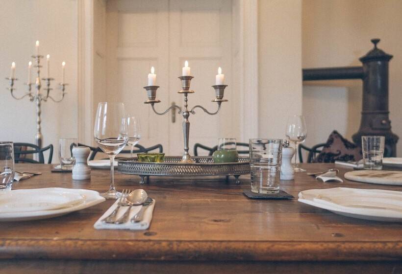 בית מלון כפרי The Palace At Osowa Sien