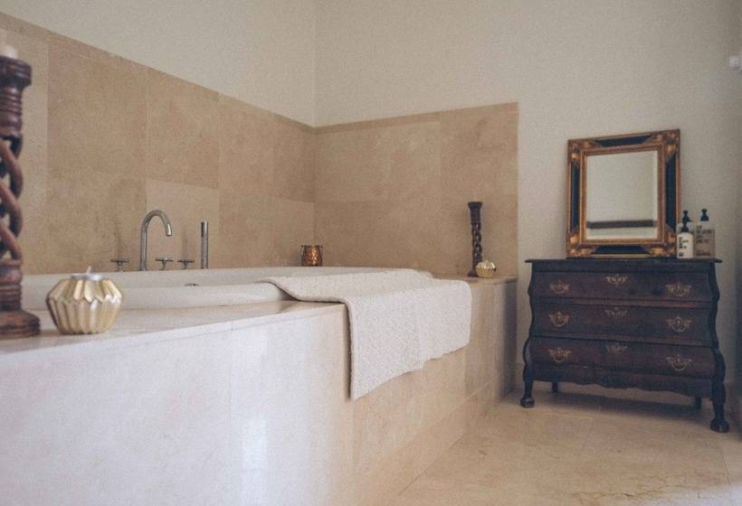 בית מלון כפרי The Palace At Osowa Sien