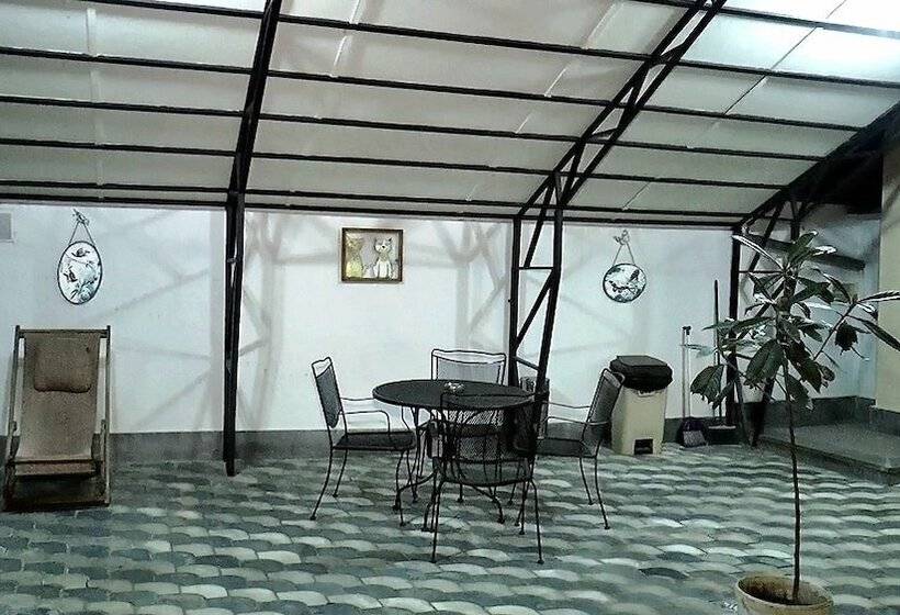 هتل Villa Courtyard