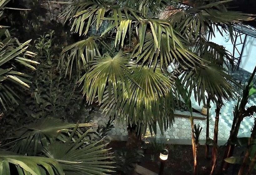 هتل Villa Courtyard