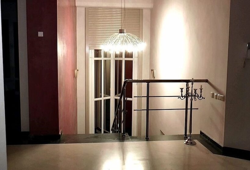 هتل Villa Courtyard