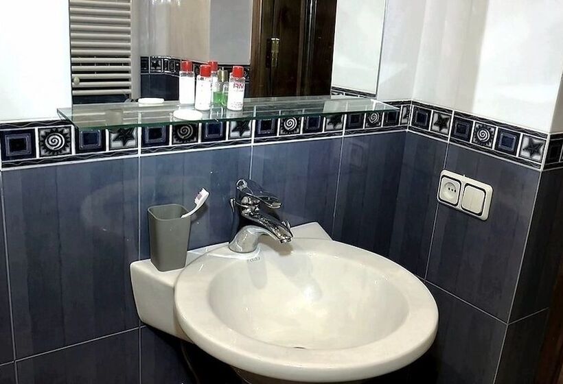 هتل Villa Courtyard