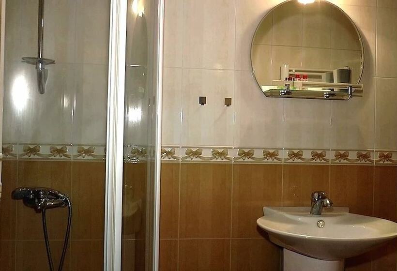 هتل Villa Courtyard