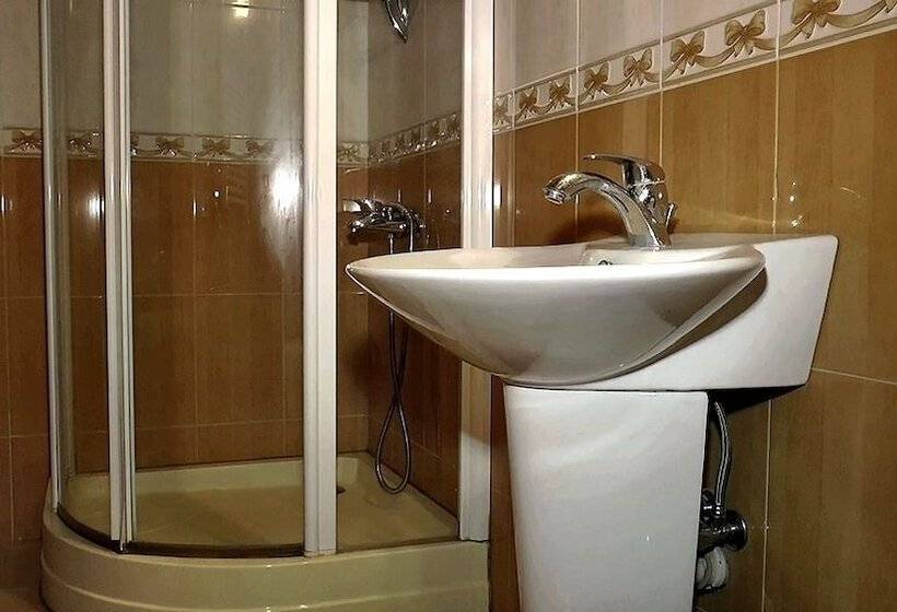 هتل Villa Courtyard