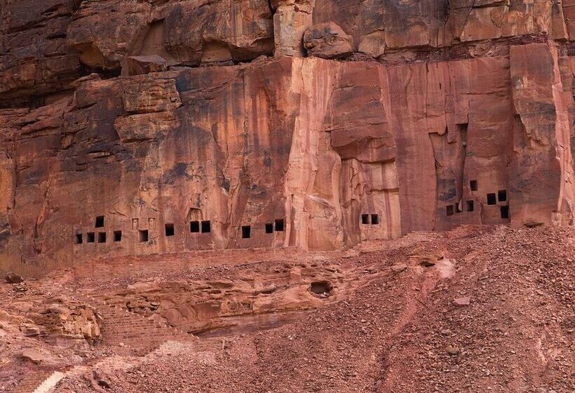 هتل Waad Al Ula