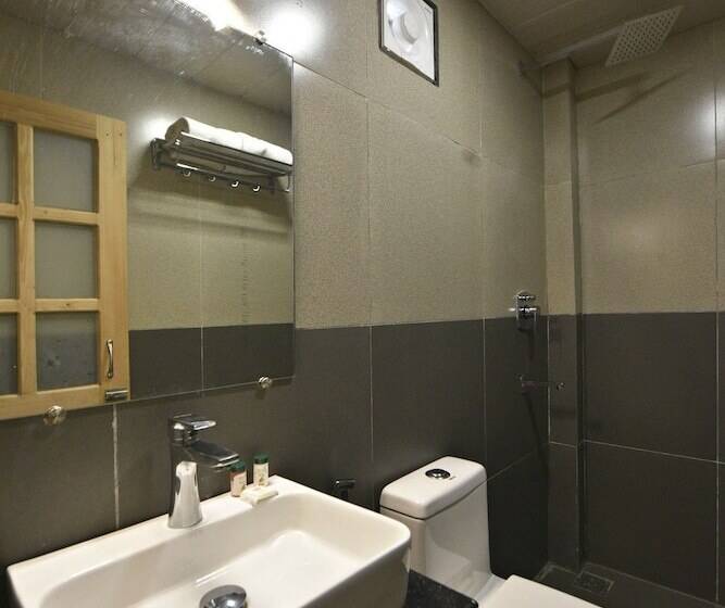 هتل Winterfell The Stay By Oyo Rooms