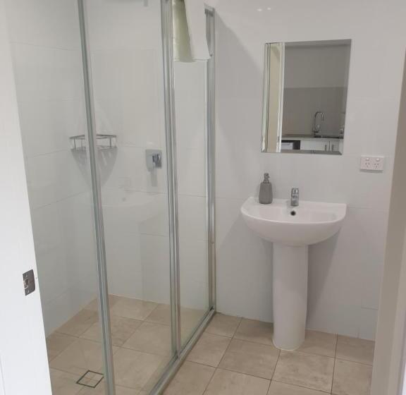 מוטל Carlton Suites