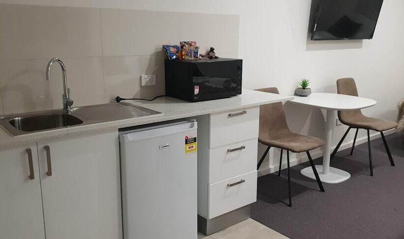 מוטל Carlton Suites