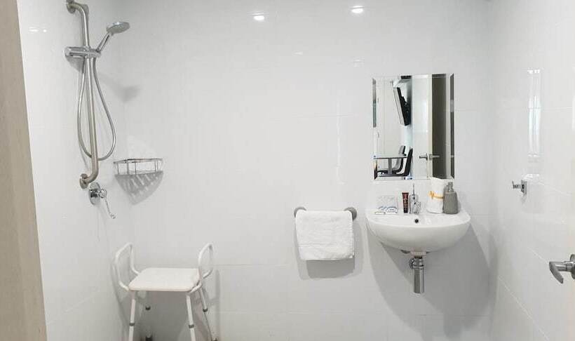 מוטל Carlton Suites