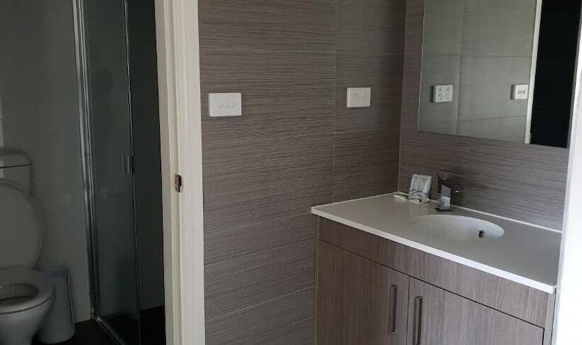 מוטל Carlton Suites