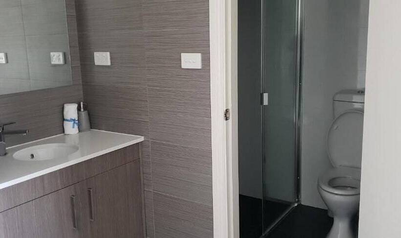 מוטל Carlton Suites