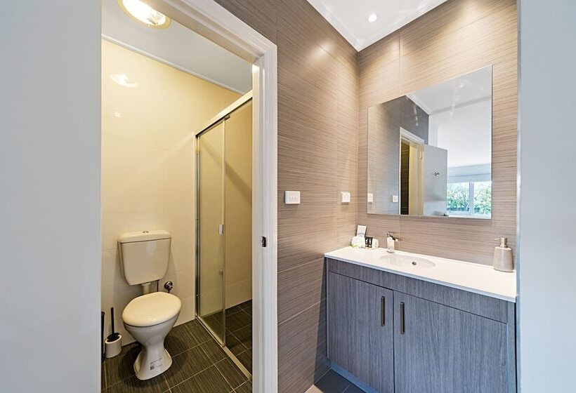 מוטל Carlton Suites