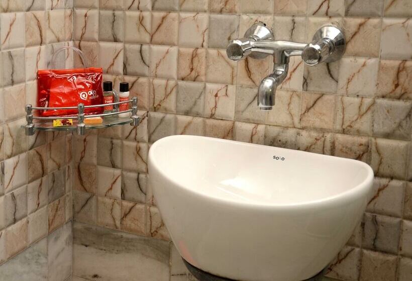 Oyo 24501 Hotel Forever Inn