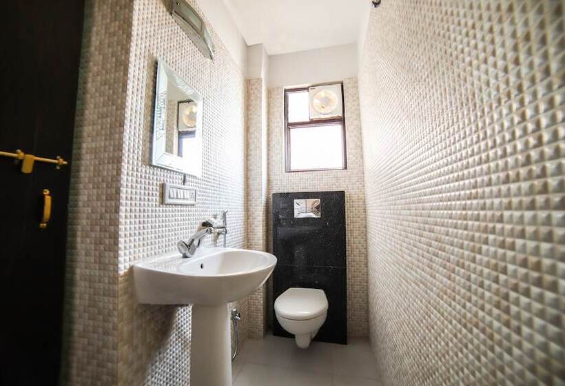 پانسیون Aditya's Velvet Heritage By Oyo Rooms