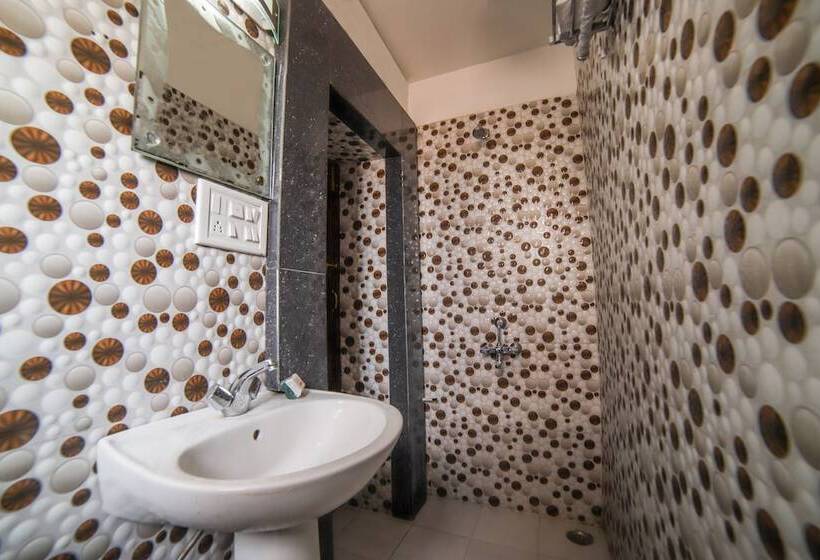 پانسیون Aditya's Velvet Heritage By Oyo Rooms