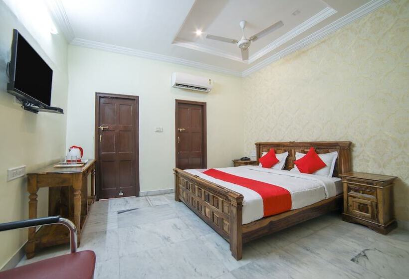 پانسیون Aditya's Velvet Heritage By Oyo Rooms