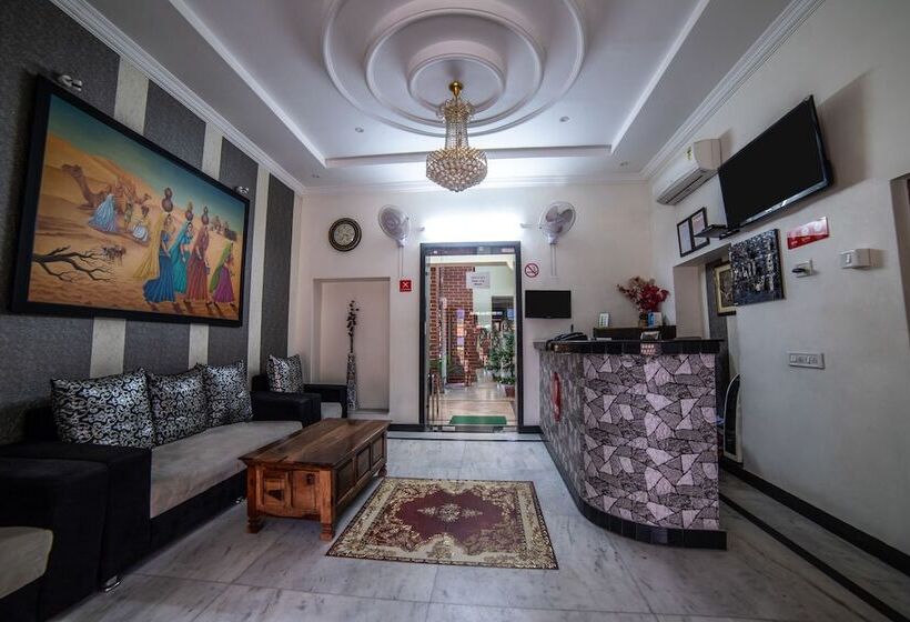 پانسیون Aditya's Velvet Heritage By Oyo Rooms