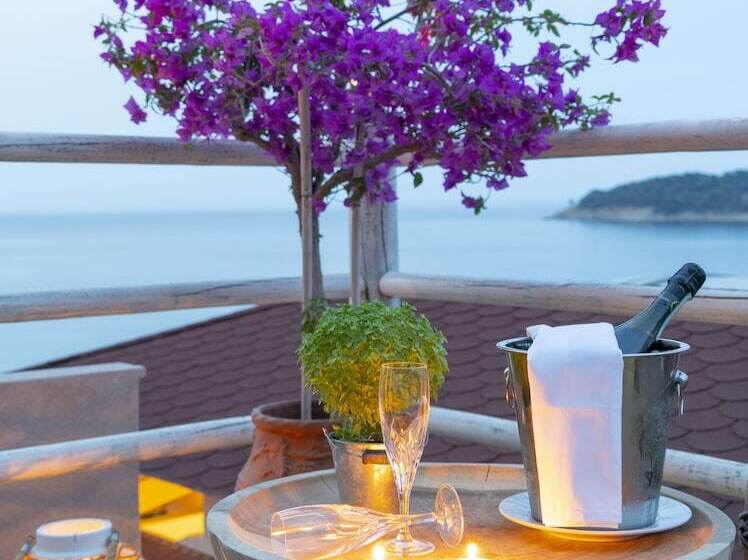 بنسيون Agorastos Suites