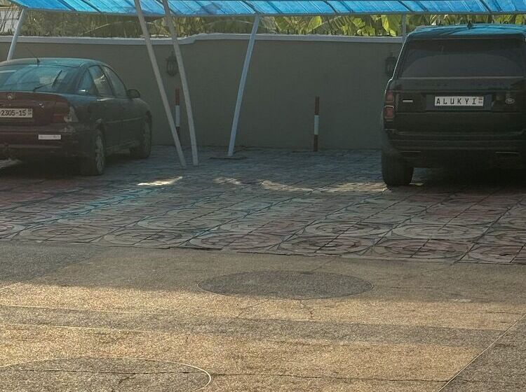 پانسیون Larosa Executive Guest House