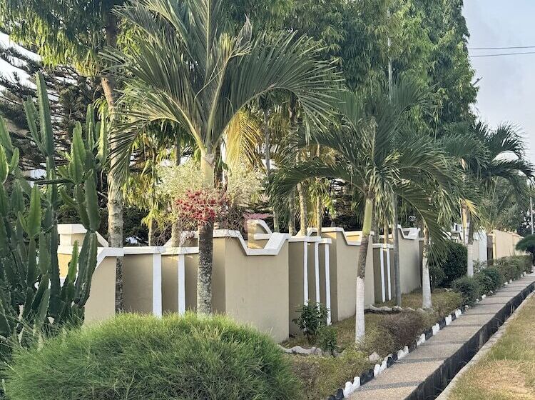 پانسیون Larosa Executive Guest House