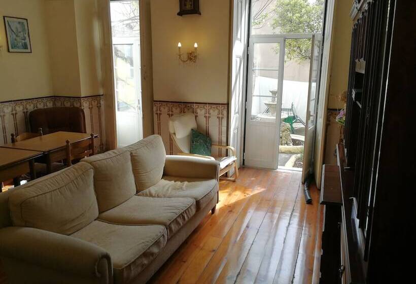 پانسیون Mana Guest House