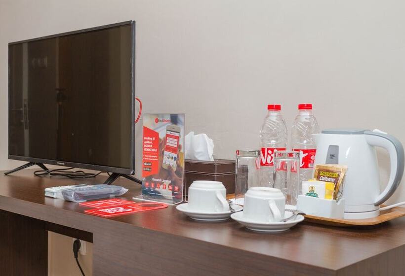 ペンション Reddoorz Plus @ Dipatiukur