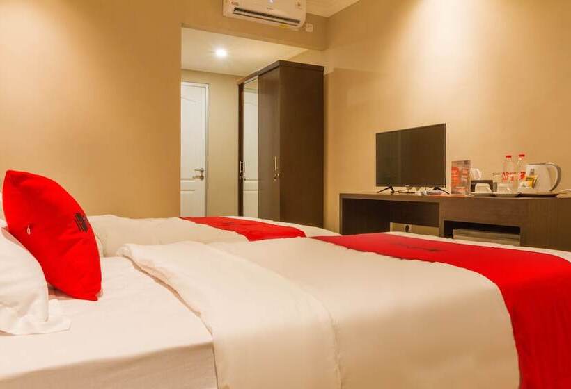 פנסיון Reddoorz Plus @ Dipatiukur