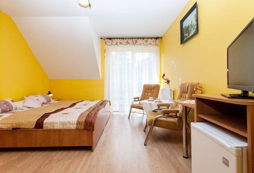 פנסיון Villa Ula