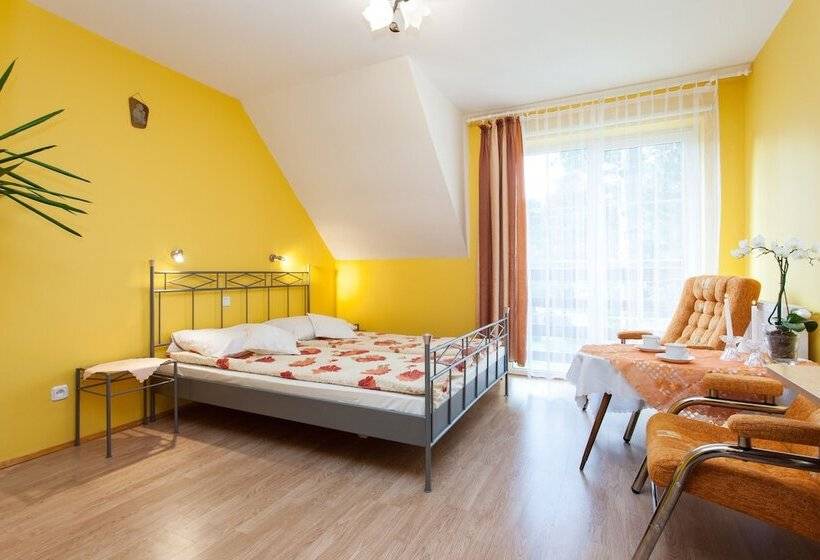 פנסיון Villa Ula