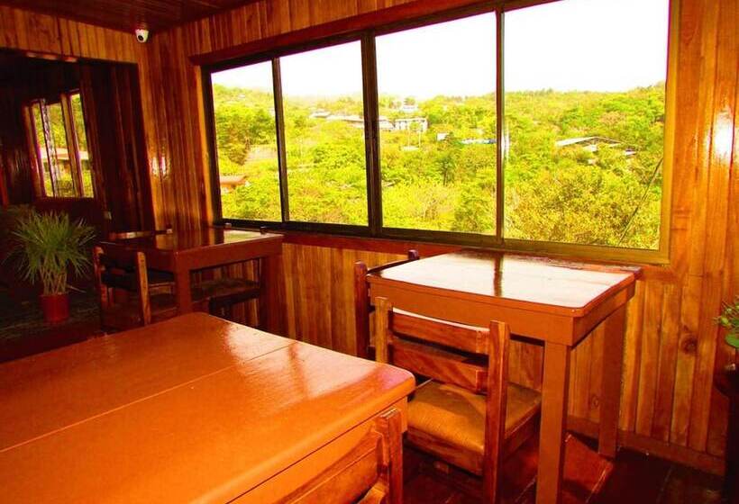 Que Tuanis Hostel Monteverde