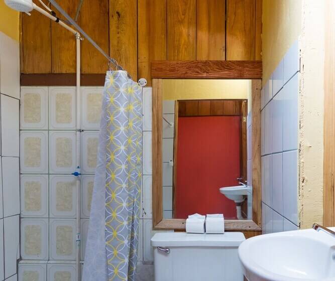 Que Tuanis Hostel Monteverde