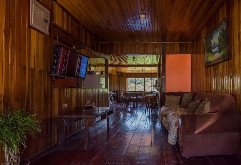 Que Tuanis Hostel Monteverde