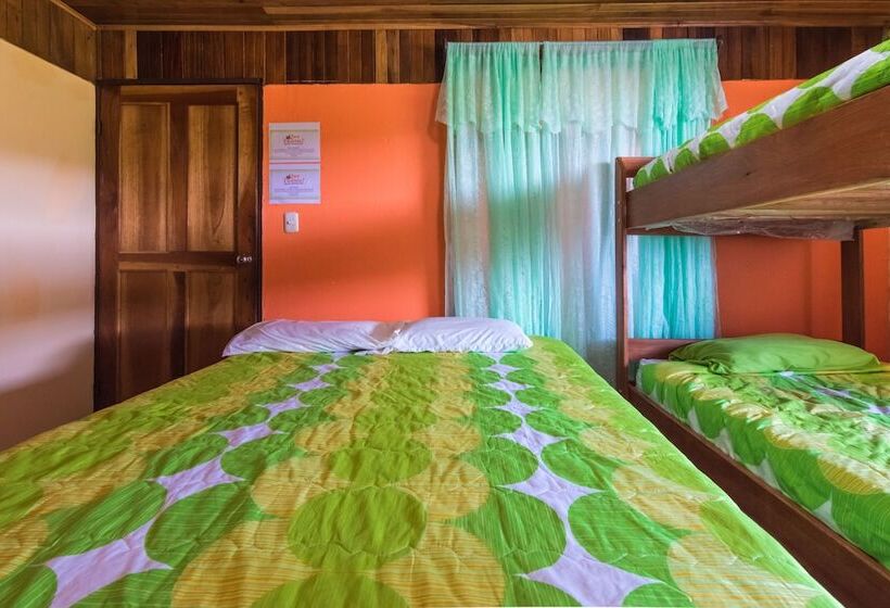 Que Tuanis Hostel Monteverde