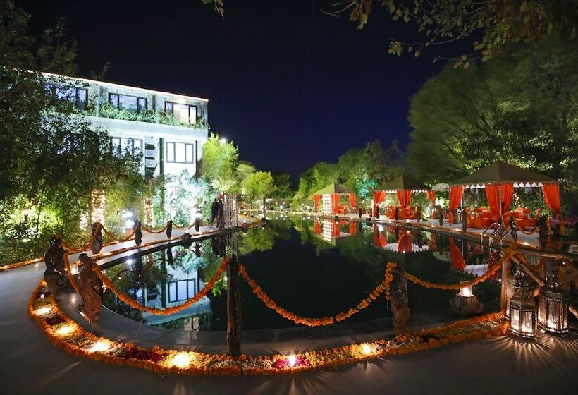 The Earth House Resort