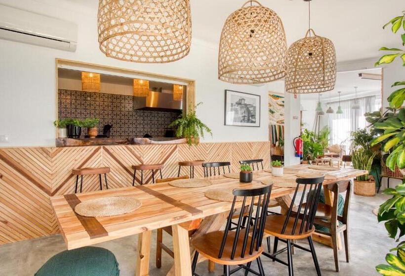 هاستل Selina Boavista Ericeira