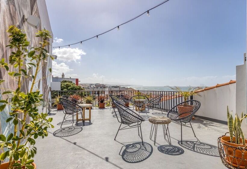 هاستل Selina Boavista Ericeira