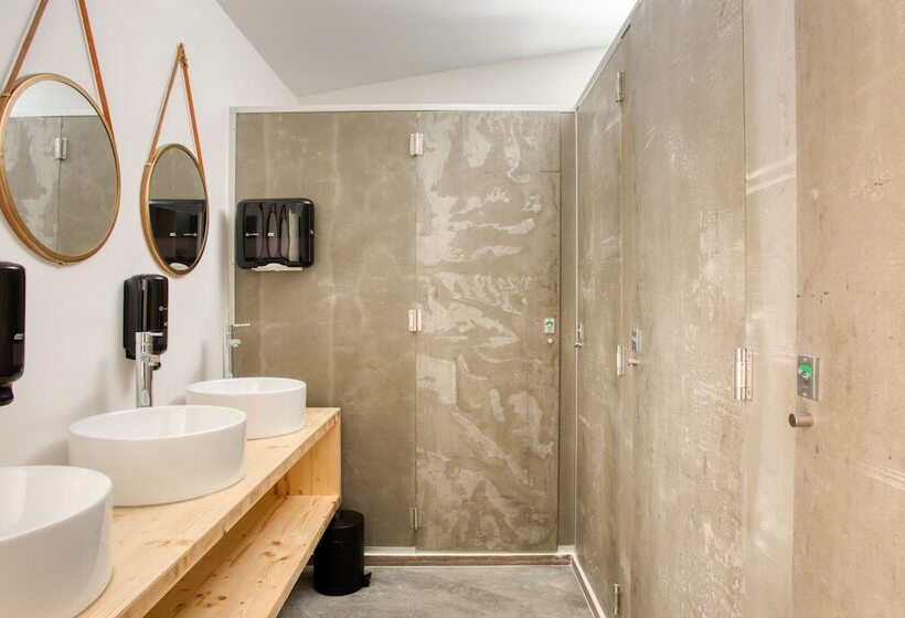 هاستل Selina Boavista Ericeira