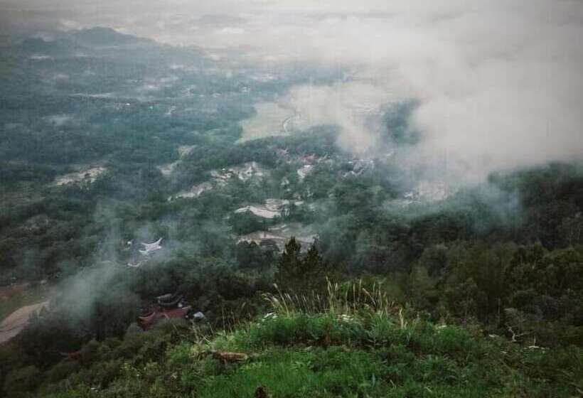 تختخواب و صبحانه Mama Tia Family Homestay