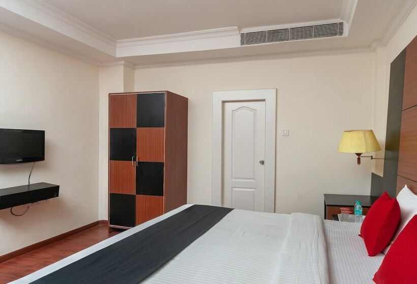 Отель Capital O 8145 Emarald