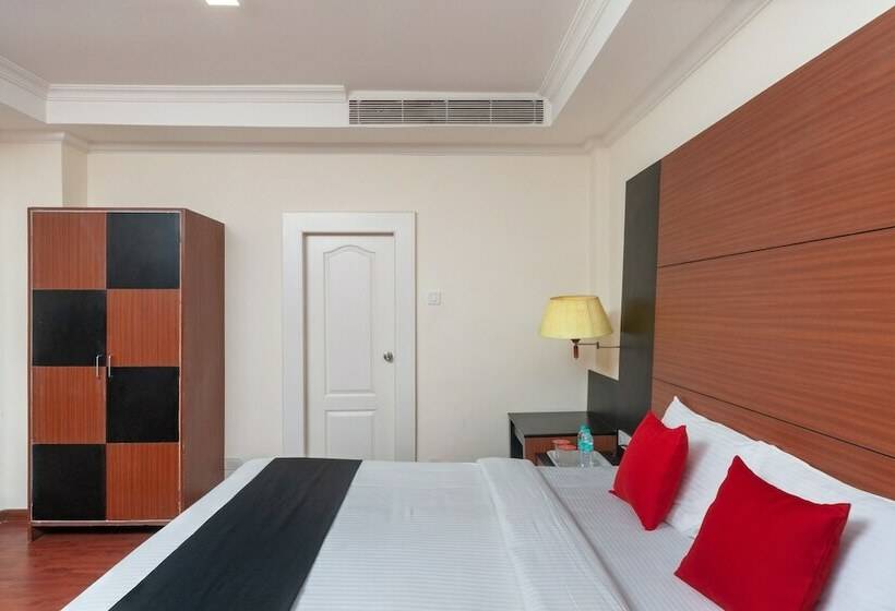 Отель Capital O 8145 Emarald