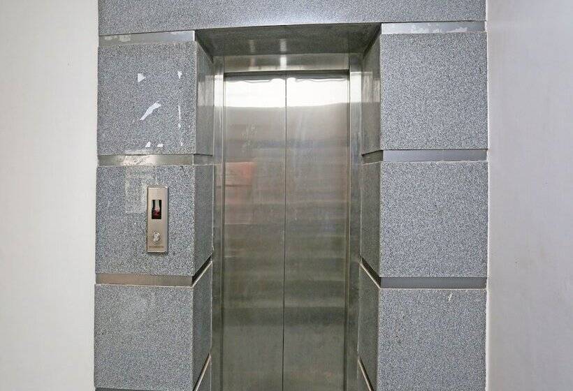 酒店 Central Grand By Oyo Rooms