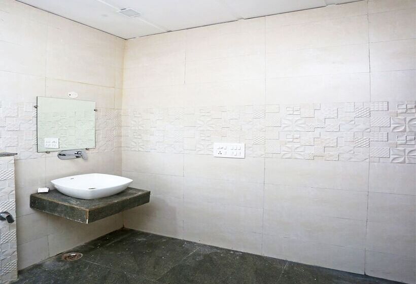 酒店 Central Grand By Oyo Rooms